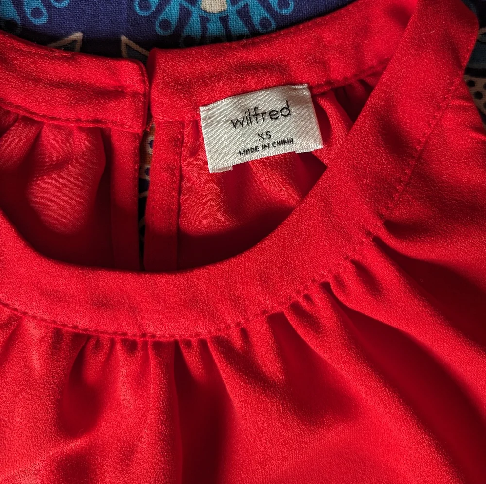 Wilfred | Aritzia Red Patrice Halter Top, Tie Back, Size XS - Picture 4 of 10